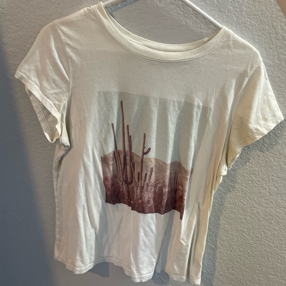 Universal Thread Women's Cactus Short Sleeve T-shirt